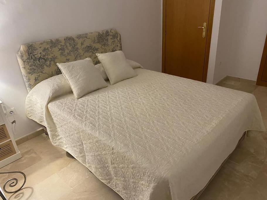 Central Estepona 3 Bed Apt With Pool And Parking ภายนอก รูปภาพ