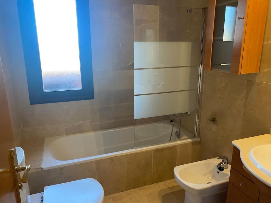 Central Estepona 3 Bed Apt With Pool And Parking ภายนอก รูปภาพ