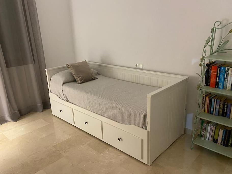 Central Estepona 3 Bed Apt With Pool And Parking ภายนอก รูปภาพ