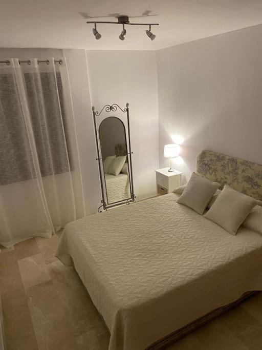 Central Estepona 3 Bed Apt With Pool And Parking ภายนอก รูปภาพ